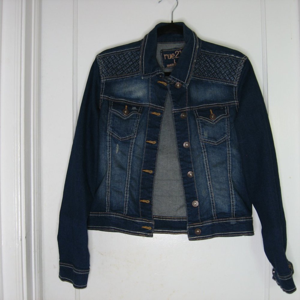 RUE 21 CROPPED JACKET -JUNIOR SIZE CURVY LARGE 2 POCKETS DISTRESSED JEAN JACKET